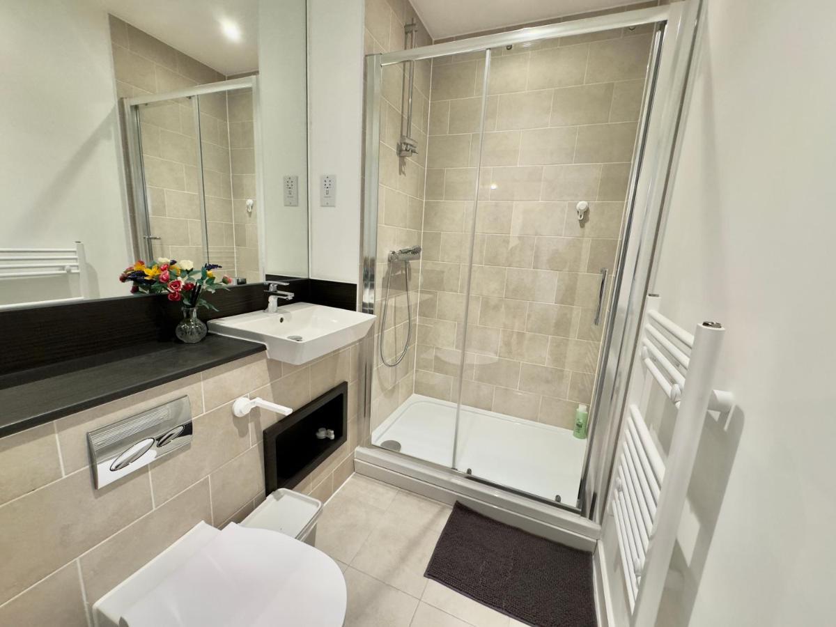 3Bedroom, 2Bathroom, Balcony,Luxury Flat Westfield London Exterior photo
