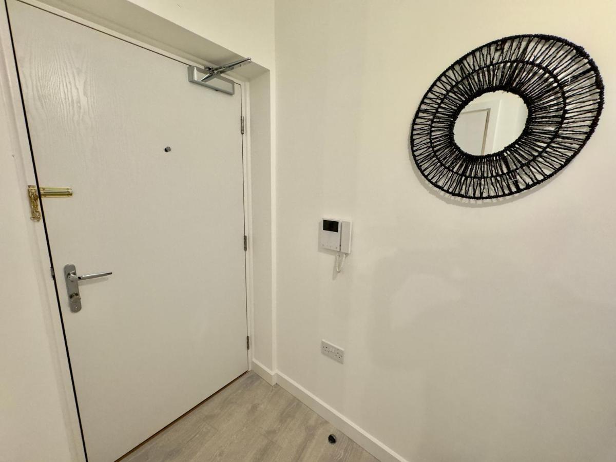 3Bedroom, 2Bathroom, Balcony,Luxury Flat Westfield London Exterior photo
